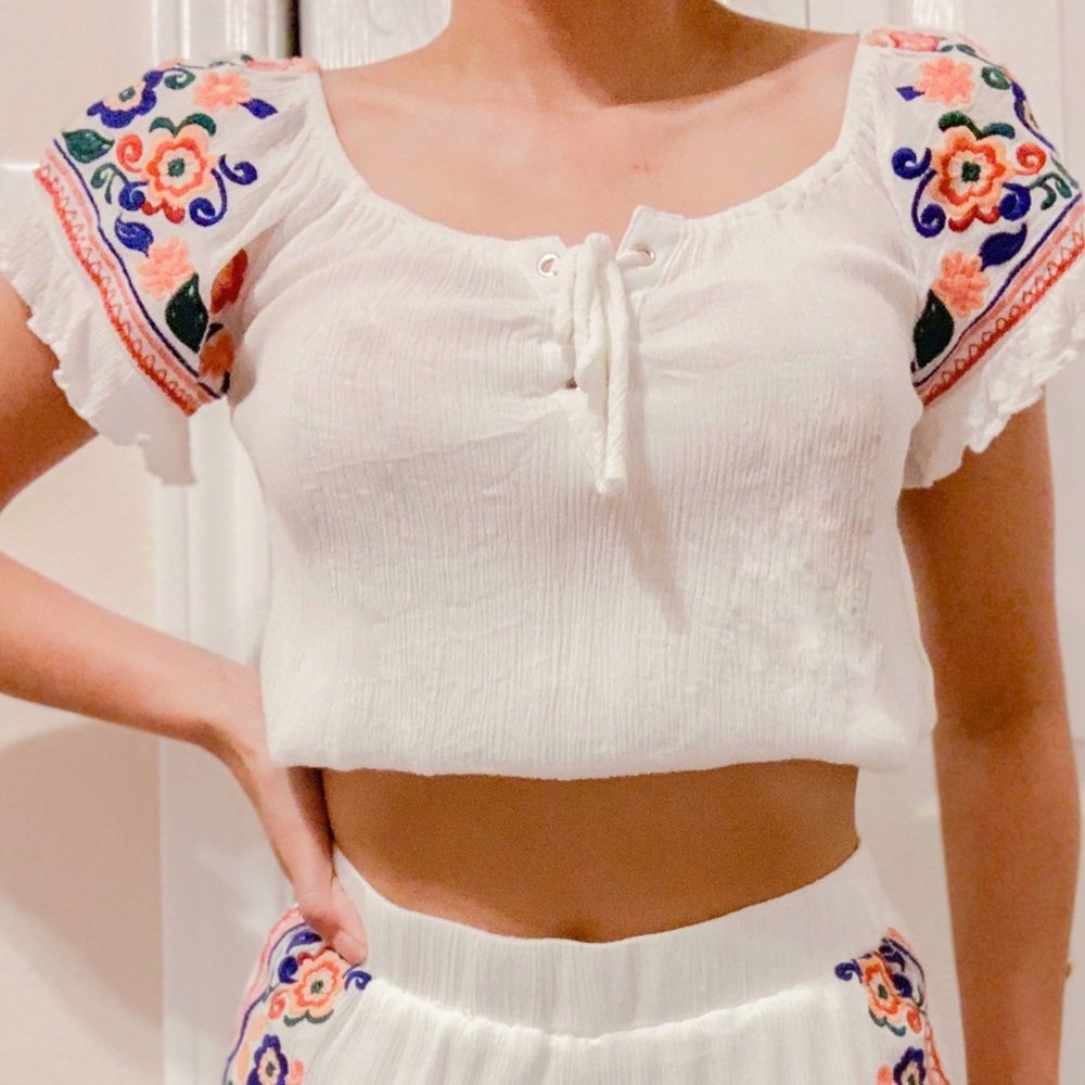 Cropped Floral Top with a Matching Bottom!